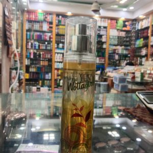 Layer'r Shot Wottagirl Vanilla Twist Fragrant Body Splash For Women (135 ml ) - Image 3