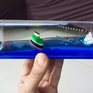Titanic Unsinkable Fluid Drift Bottle – Acrylic Cruise Ship Decor with Iceberg Scene | Relaxing Liquid Motion Display for Car Dashboard & Home - Image 2