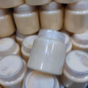 Zafrani Whitening Cream Natural Skin Care Formula Brightens Complexion Reduces Dark Spots Enhances Smooth Radiant Glow - 250g - Image 5