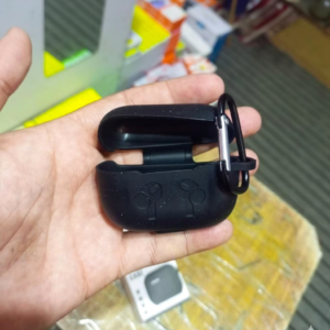 Shockproof Silicone AirPods Case - Textured Protective Skin with Keychain (Random colors) - Image 2